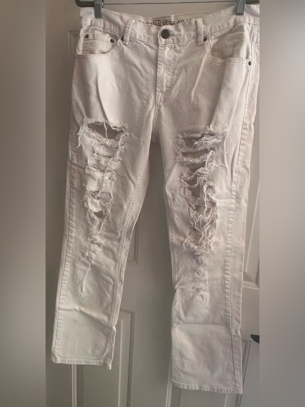 Men’s Distressed White Ripped Jeans